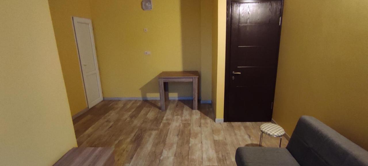 Femily Hotel In Batumi Mareti Str 2 외부 사진