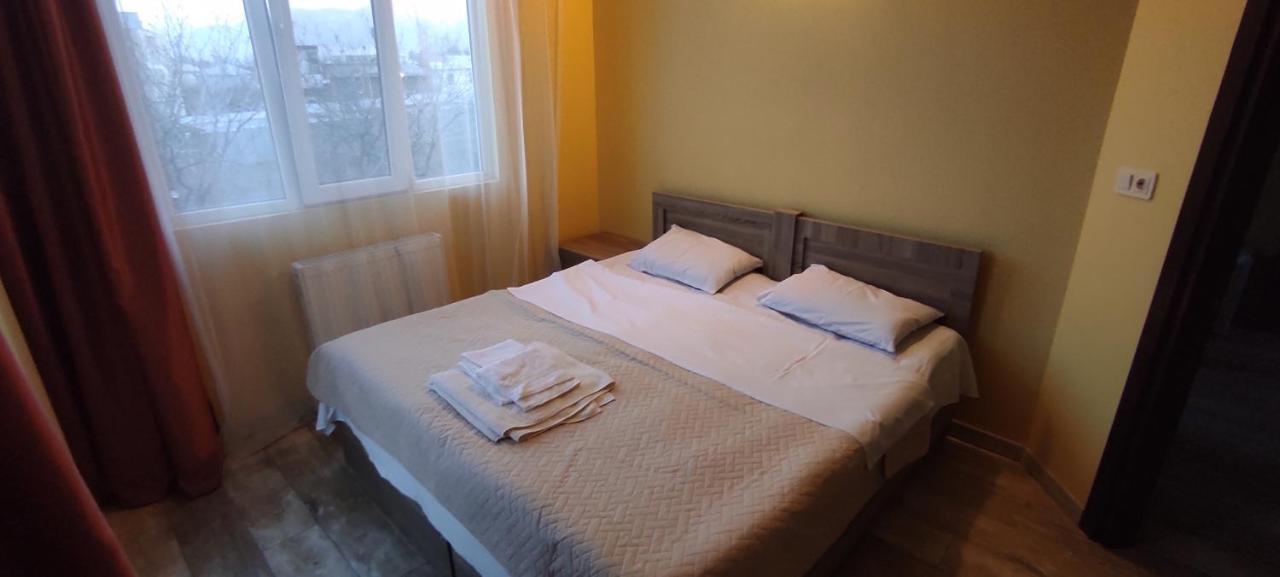 Femily Hotel In Batumi Mareti Str 2 외부 사진