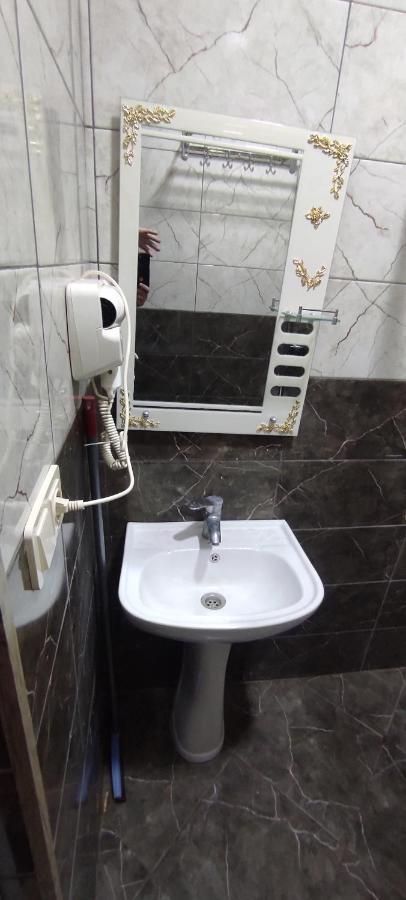 Femily Hotel In Batumi Mareti Str 2 외부 사진