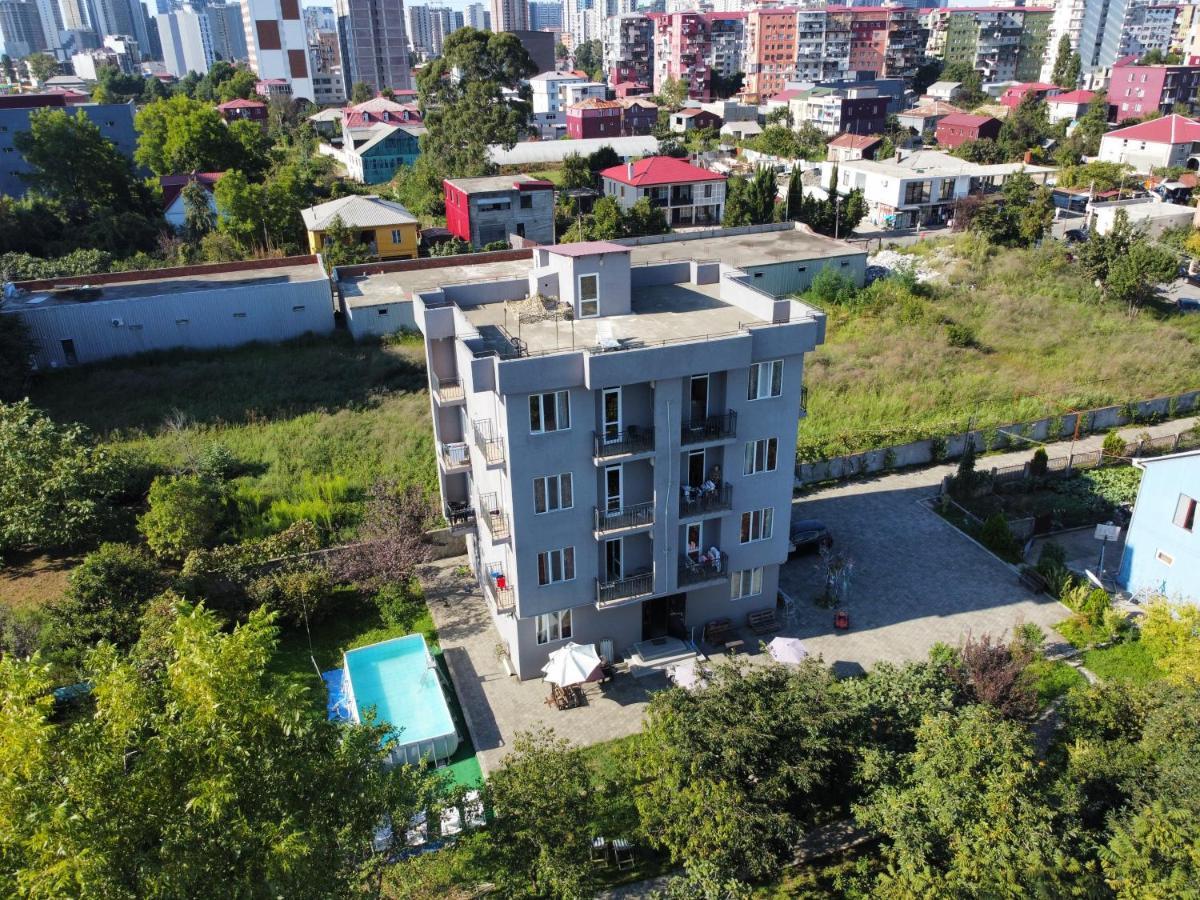 Femily Hotel In Batumi Mareti Str 2 외부 사진