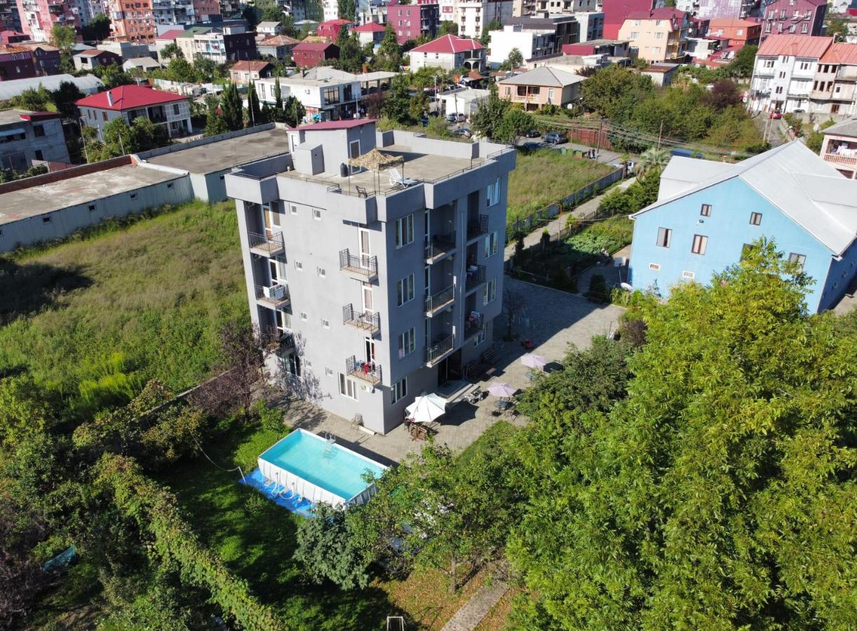 Femily Hotel In Batumi Mareti Str 2 외부 사진