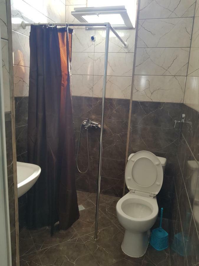 Femily Hotel In Batumi Mareti Str 2 외부 사진
