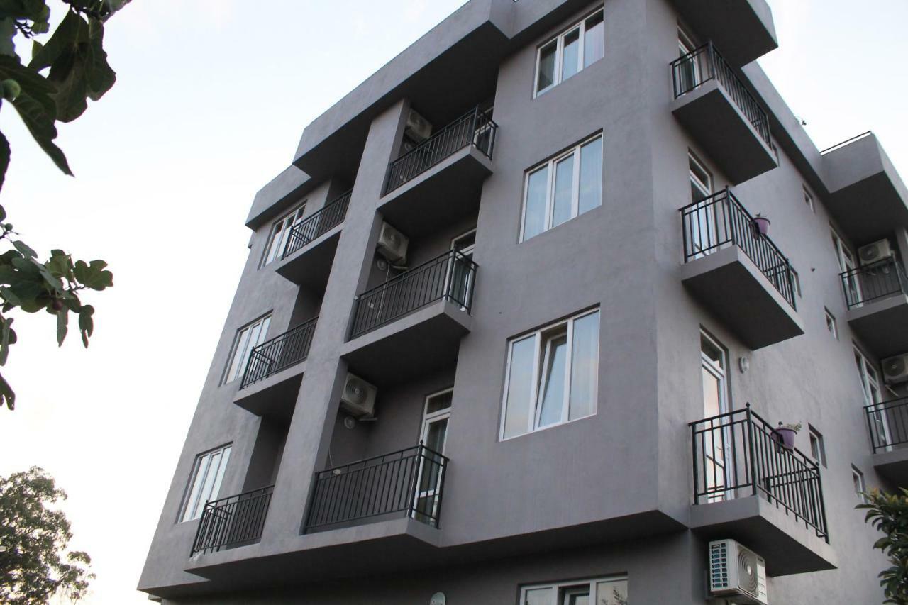 Femily Hotel In Batumi Mareti Str 2 외부 사진